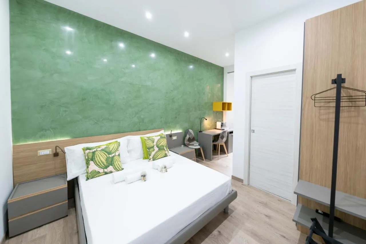 Catone Luxury Rooms Roma 0*,  Itália