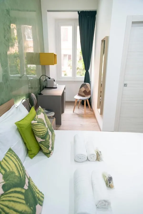 Catone Luxury Rooms Rome Bed & Breakfast
