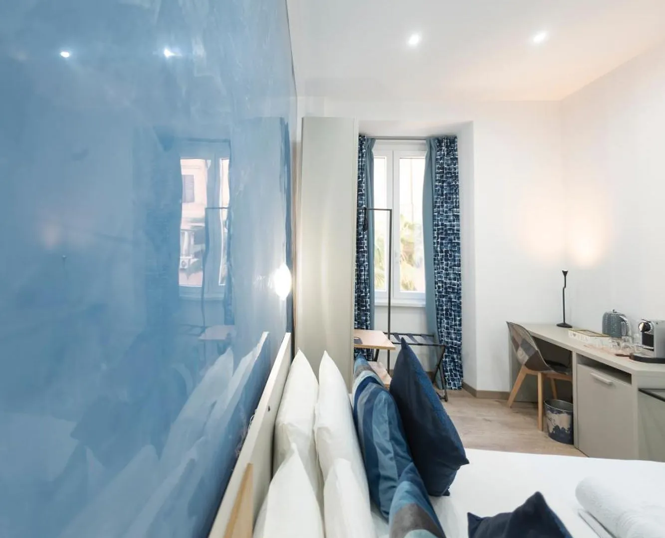 Catone Luxury Rooms Rome Bed & Breakfast