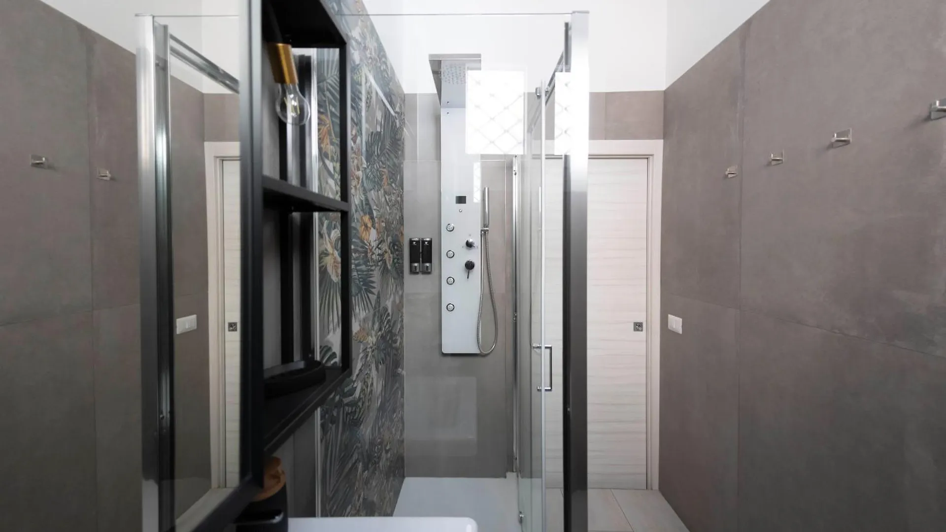 Catone Luxury Rooms Rome Bed & Breakfast
