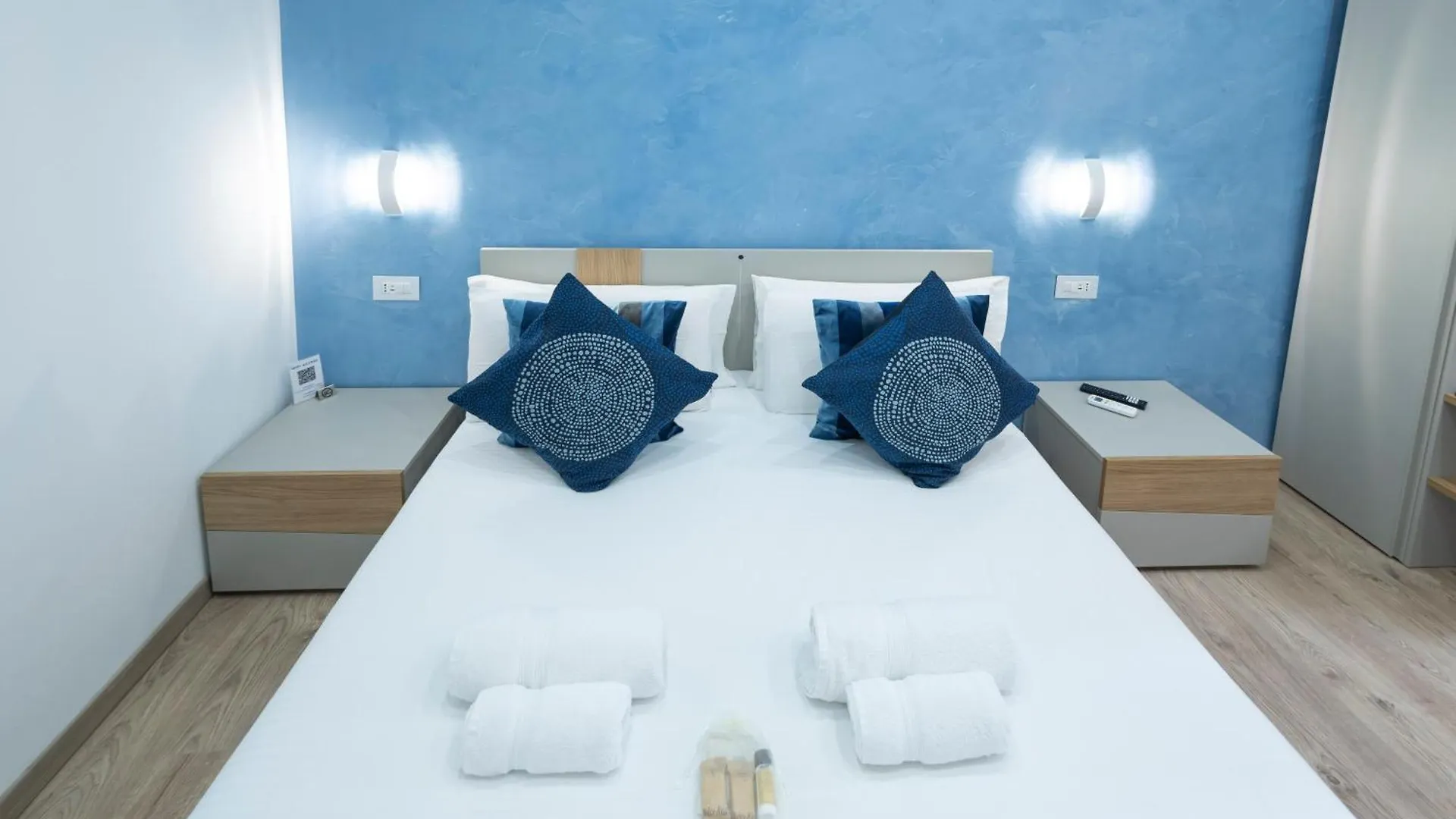 Catone Luxury Rooms Rome Bed & Breakfast